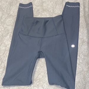 Lululemon Zoned in tights size 2 slimming waist